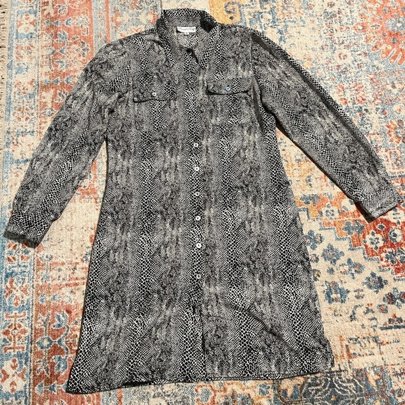 Vintage silky snakeskin print shirtdress long sleeved mother of pearl buttons - Picture 1 of 10